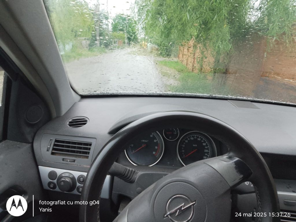 Vand Opel Astra.