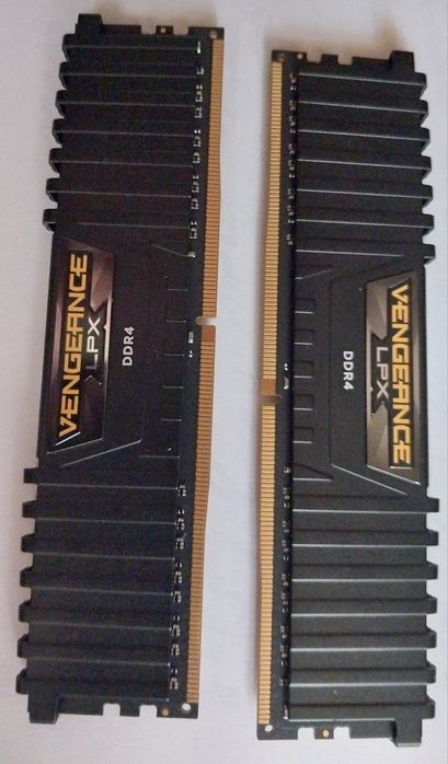 Продам модули оперативной памяти Corsair Vengeance LPX DDR