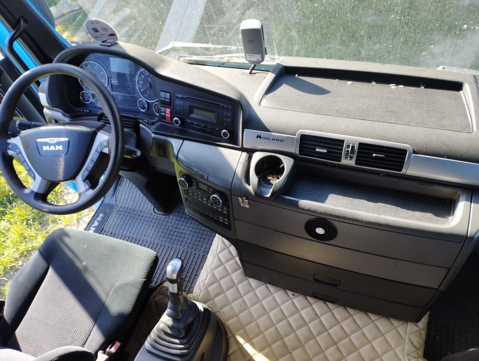 Vând sau schimb camion