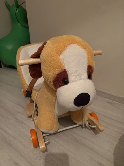 Детският музикален люлеещ се стол