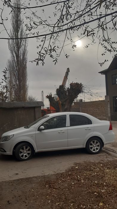 Нексия 3 сотилади