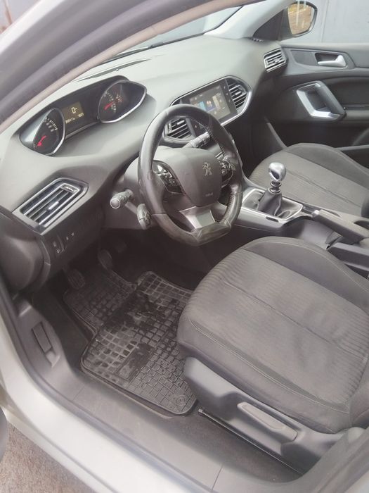 Vand Peugeut 308 model business 120 cp