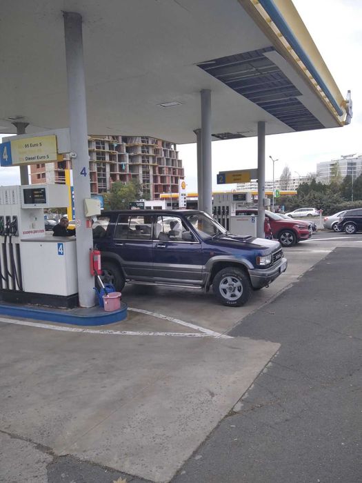 Метална конструкция " Навес- Козирка ''