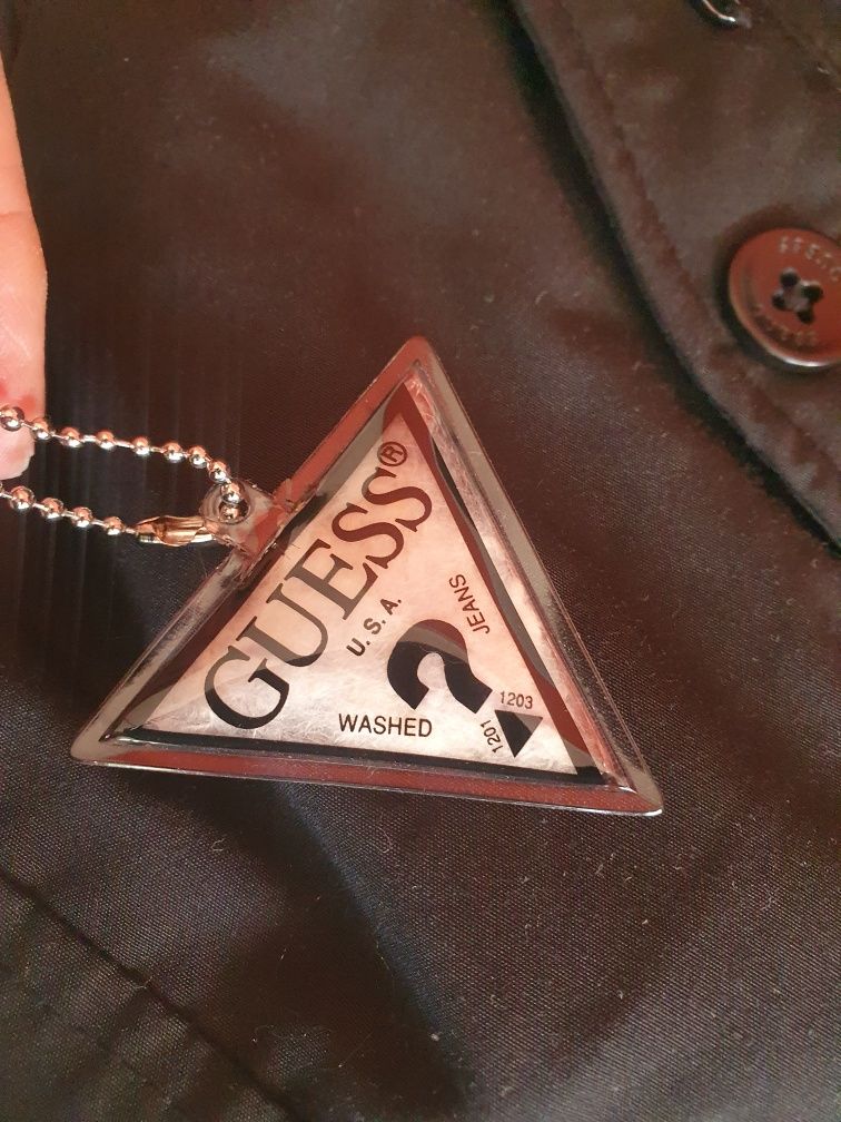 Яке Guess оригинално