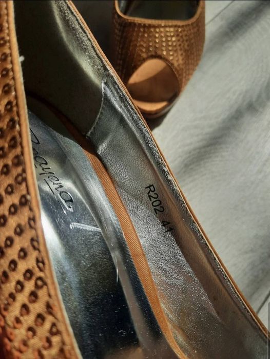 Pantofi eleganti cu toc