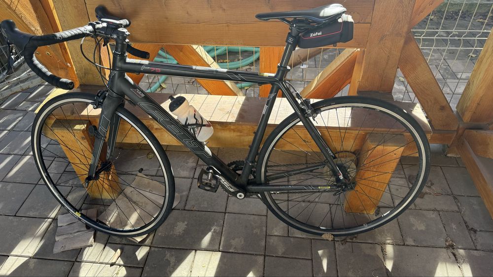 Bicicleta carbon FELT 700S Custom F Series