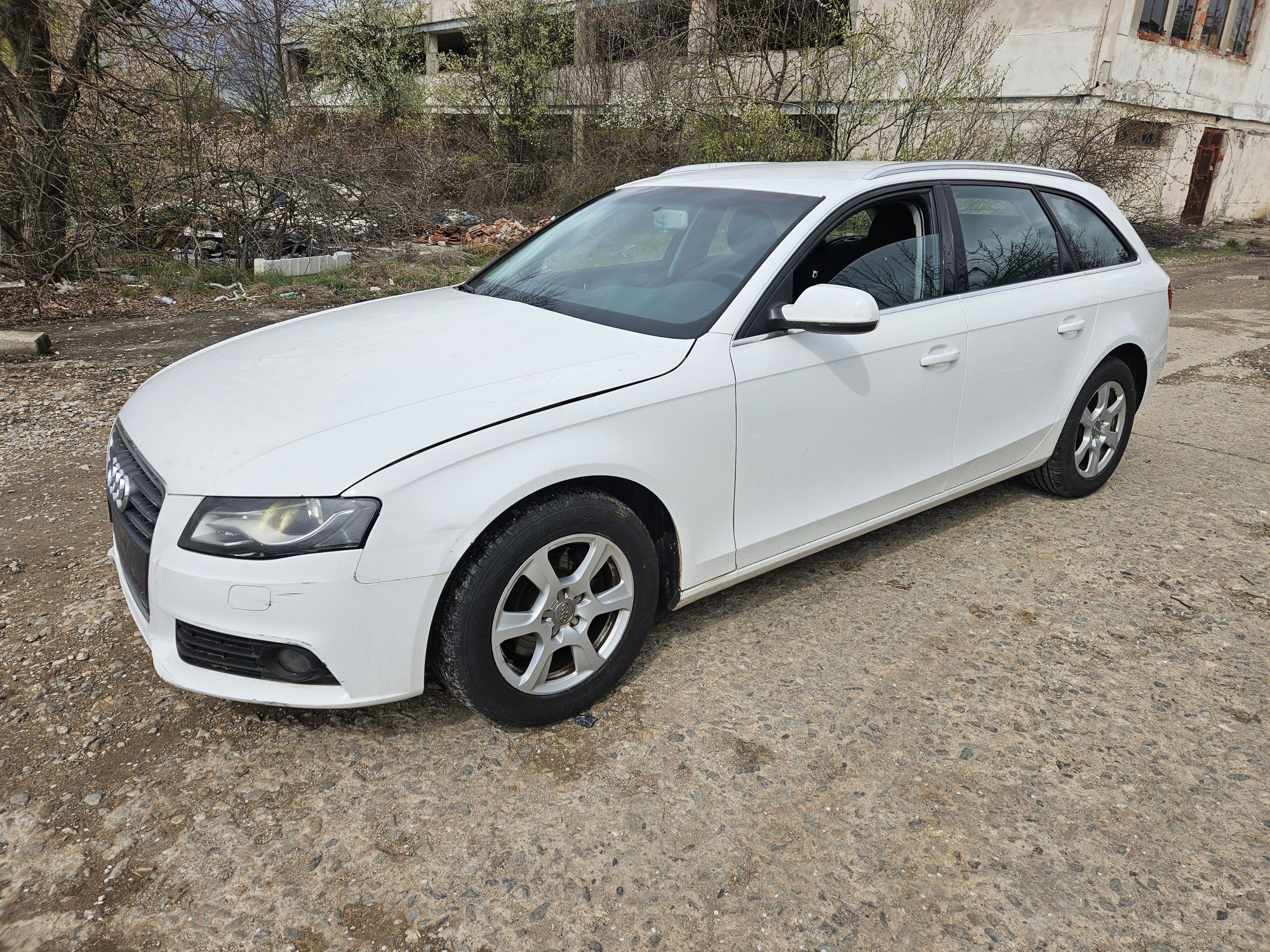 A4 b8 2.0dizel 143ks 2010god