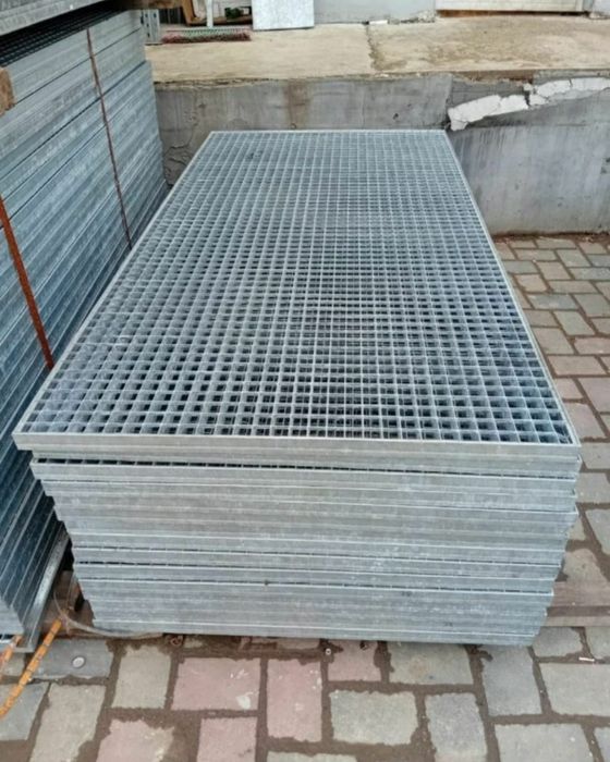 Vând gretare zincate pentru podețuri sau trepte