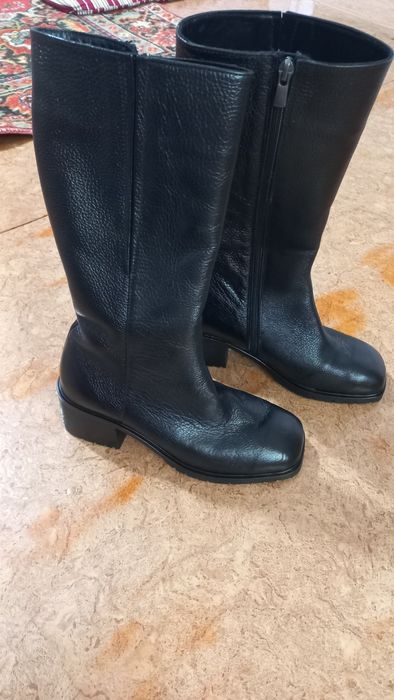 Продается зимние сапоги