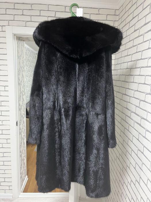 Продам Норковую шубу