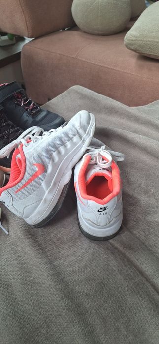 Почти нови маратонки