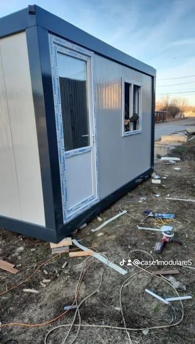 Vand containere pentru birou sau spatiu de depozitare. 
Producem dimen