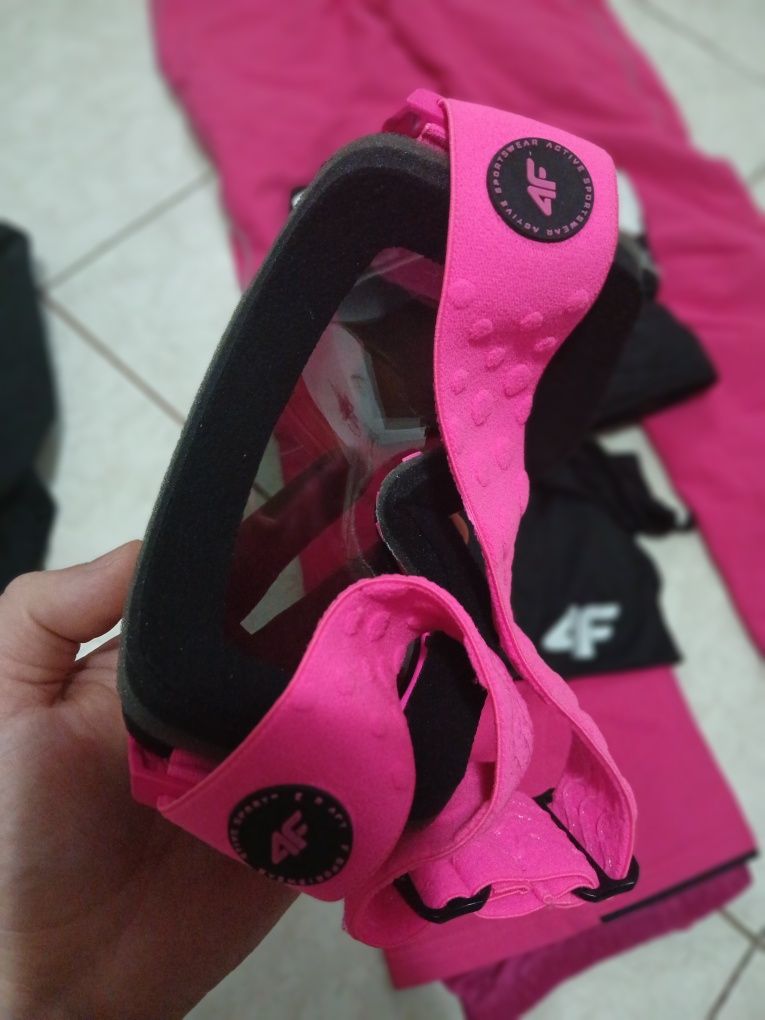 Kit costum sky O'Neill. Dama roz
Vând kit costum sky impecabil aproape