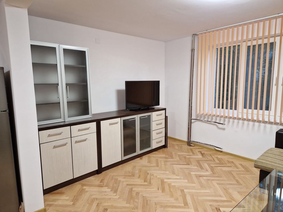Продава се Тристаен апартамент в Русе, Алеи Възраждане - 85 кв.м за 1038 €/кв.м - Снимка #2