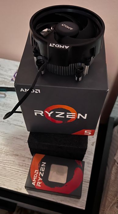 AMD Ryzen 5 1600 (AF) AM4 Процесор със стоков охладител