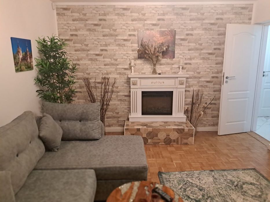 Revelion 2026 Unirii.SI Craciun.Petreceri. Apartamente SI Vile.