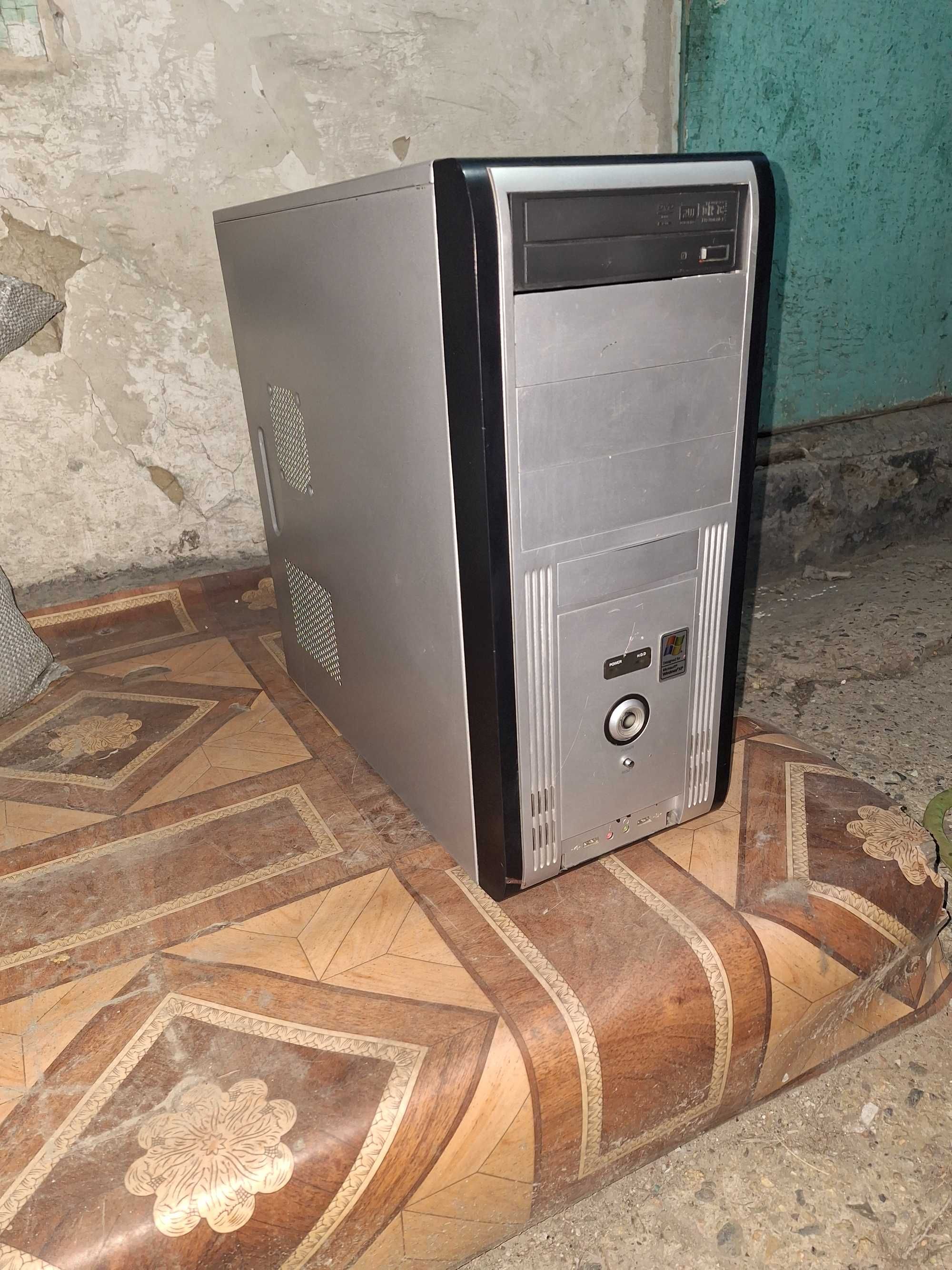 Компьютер - системный блок. Intel Core 2 Duo E8200. Windows 7 (32bit)