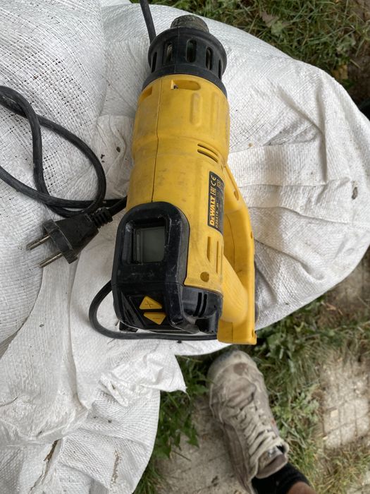 пистолет за горещ въздух dewalt