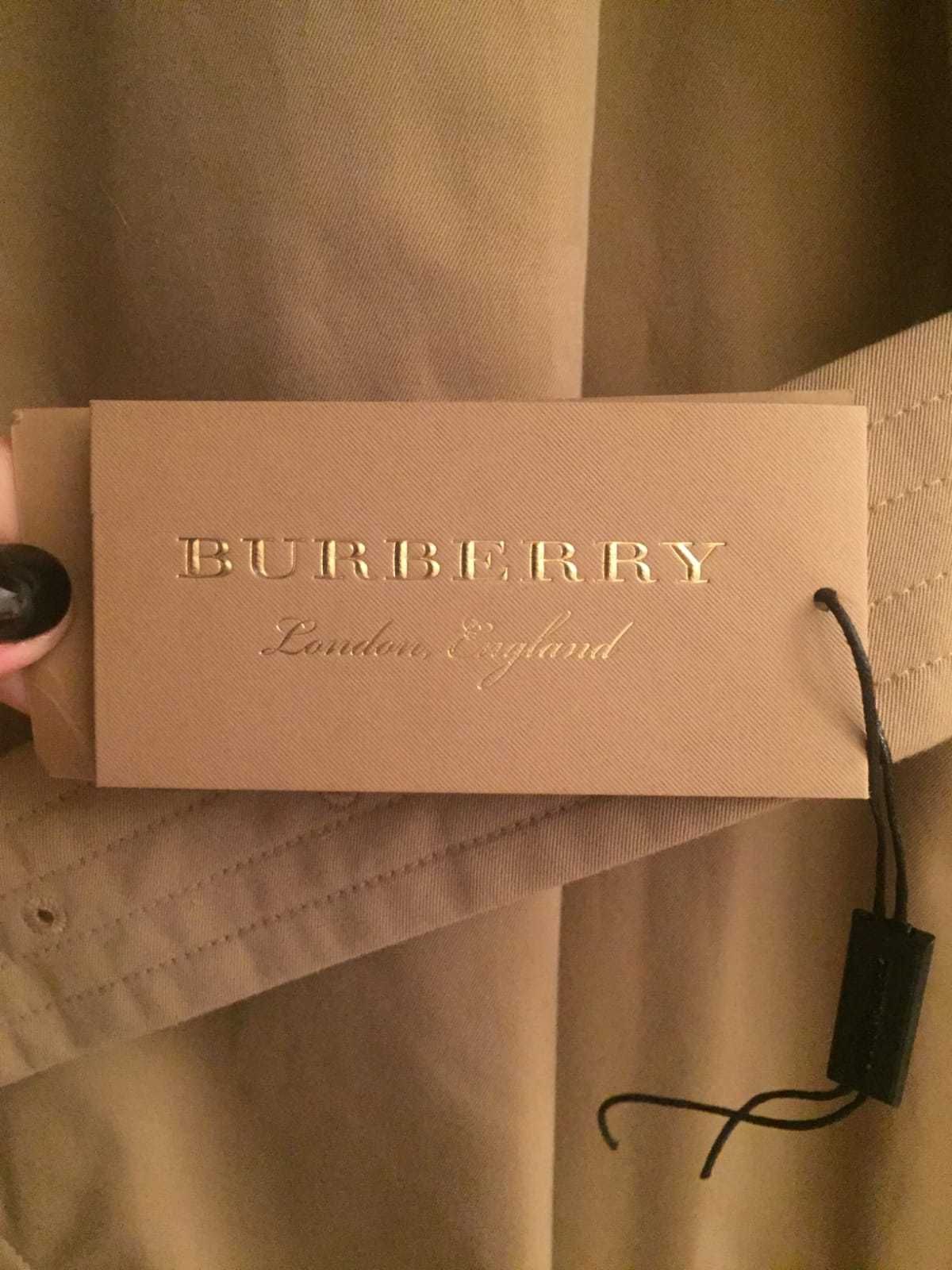 haina burberry originala