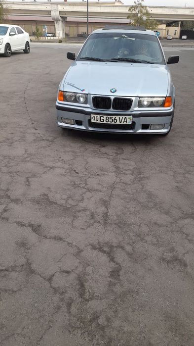 Bmw e36 m318 avtomobili
