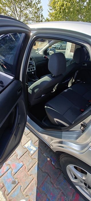 Vând Ford focus 1.6 16v ti-vct 115 cp