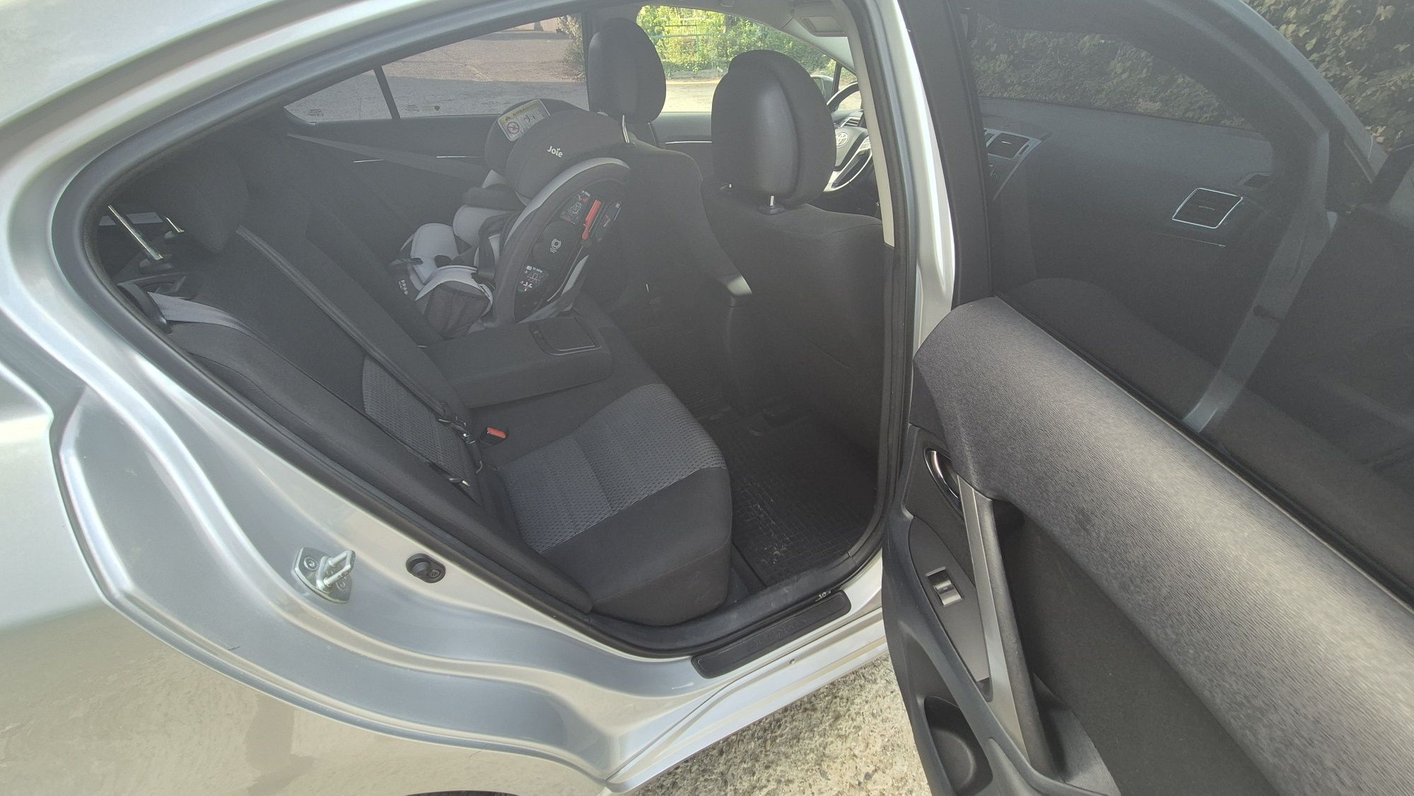 Toyota avensis T27