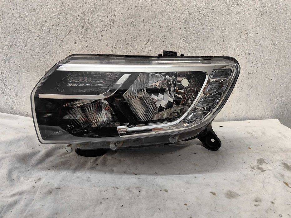 оригинален фар Дачия Сандеро  Dacia Sandero Led