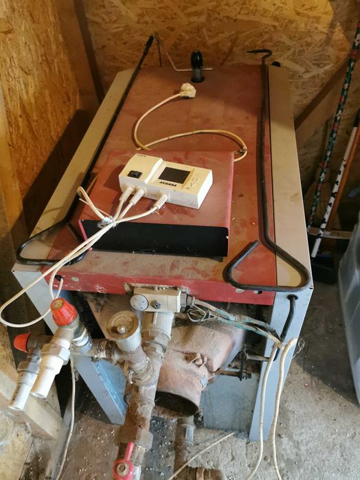 Viadrus Hercules 35 kW + puffer 50 l + coș de fum inox + Boiler