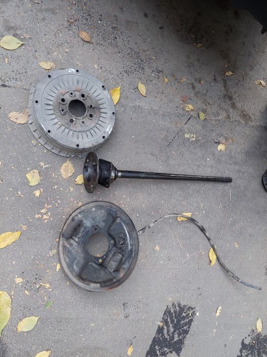 Полуось в сборе и барабан ваз 2107