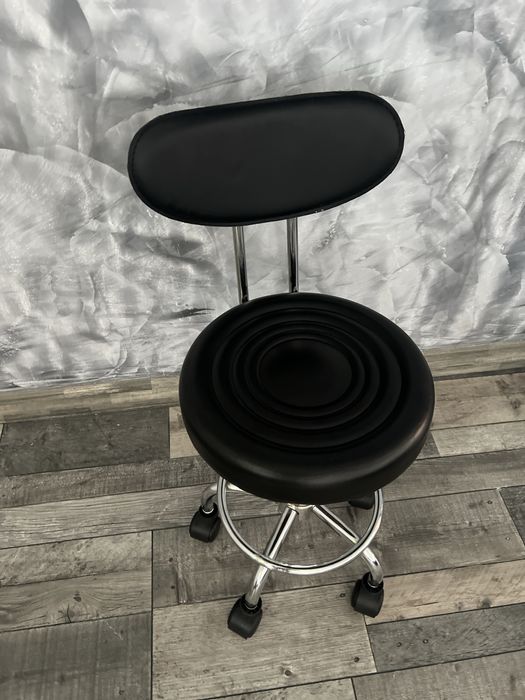 Scaun hidraulic cu spatar si roti Negru Pentru salon Cosmetica