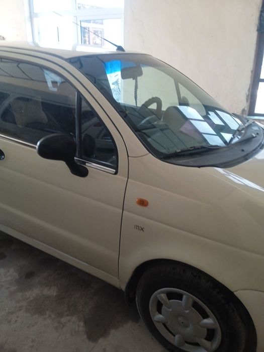 Matiz mashina sotiladi