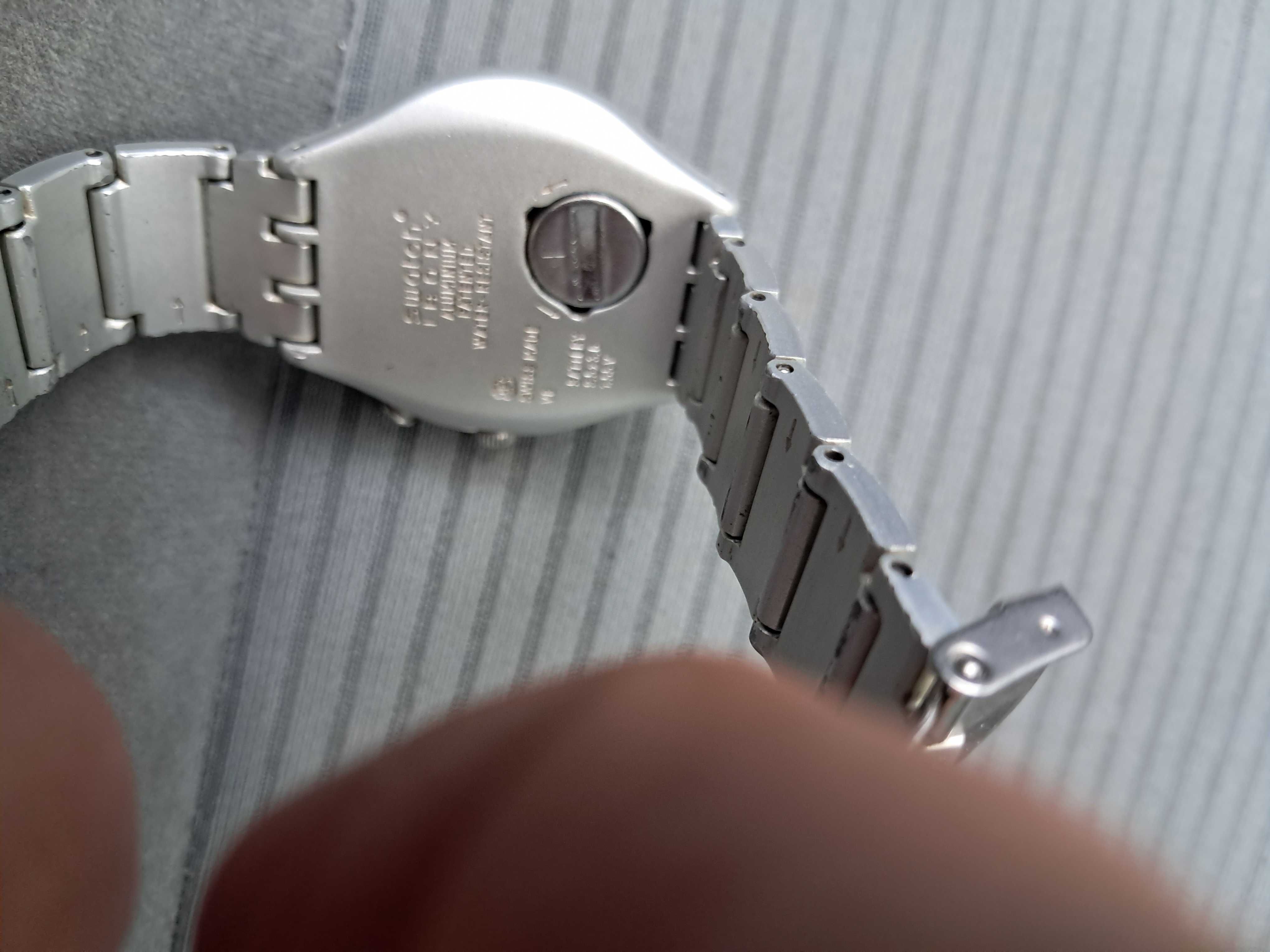 Часовник swatch swiss
