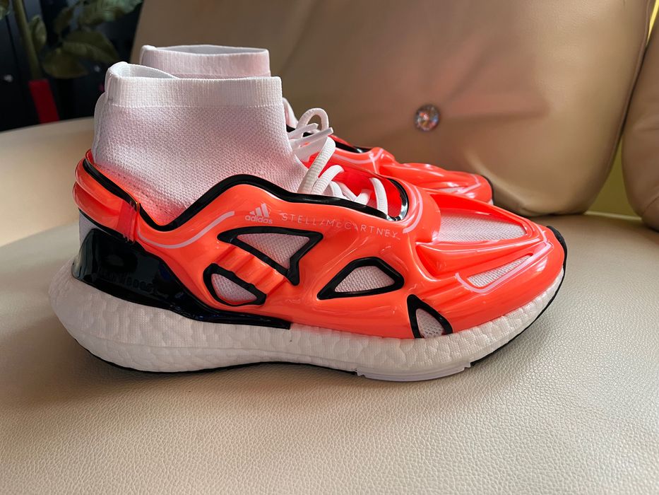 19 perechi pantofi sport Adidas Adizero Yeezy Stella McCartney