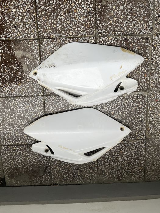 Продавам пластмаси за crf 250r 2009