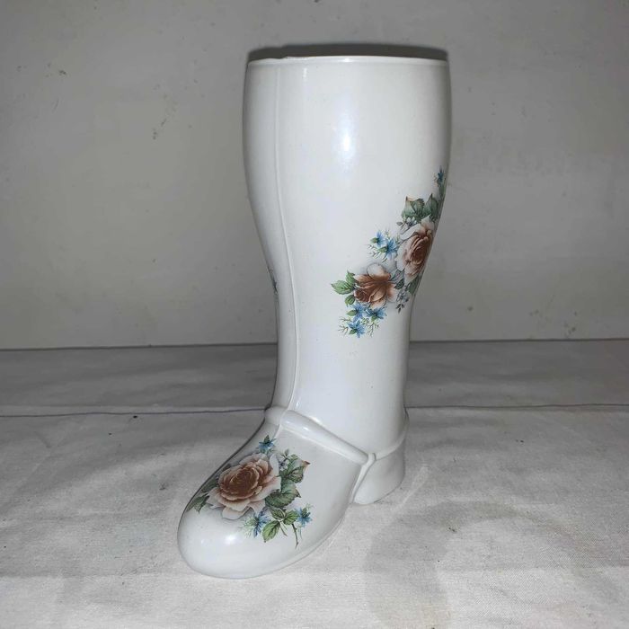 Vaza cizma cu model floral