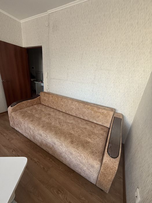 Диван сатылады екі кісілік болып ашылады