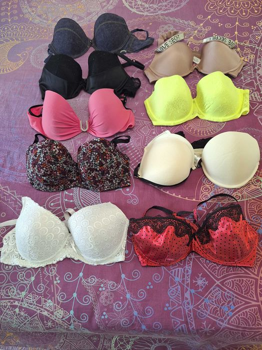 Lot sutiene marimea 85D in stare buna.