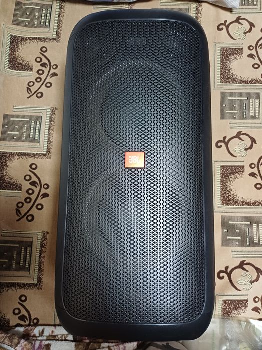 Продается Колонка JBL,в хорошем состоянии