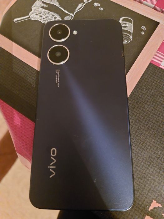 Продам смартфон Vivo