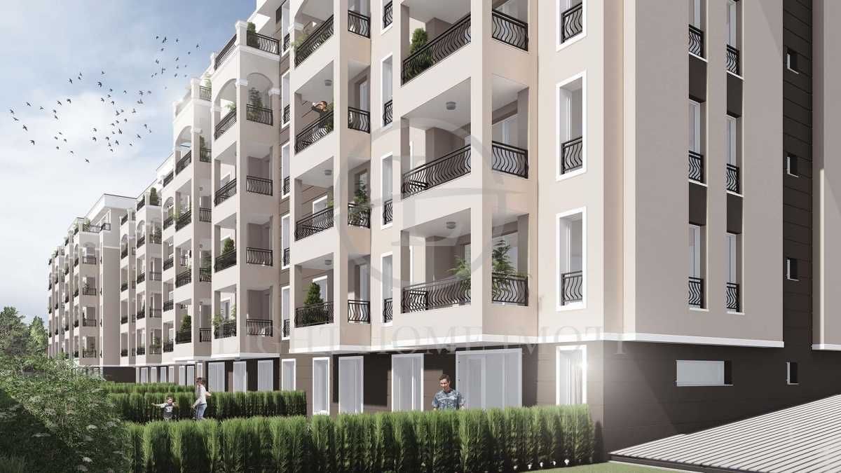Продава се Тристаен апартамент в Пловдив, Остромила - 120 кв.м за 970 €/кв.м - Снимка #2