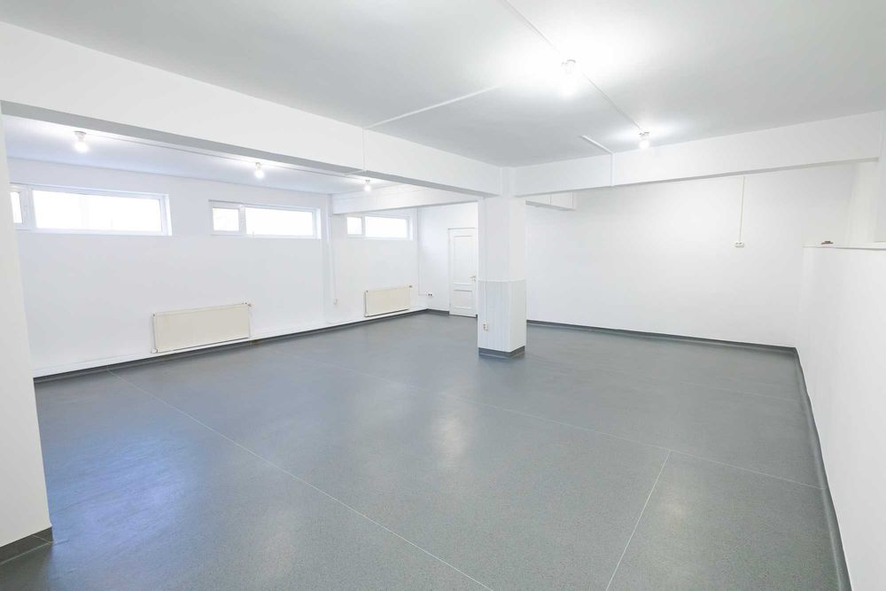 Cladire D + P + 1 + M 680 mp utili, curte 500 mp, 7 locuri parcare