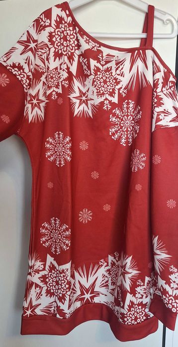 Дамска коледна рокля.Размер м.Нова.