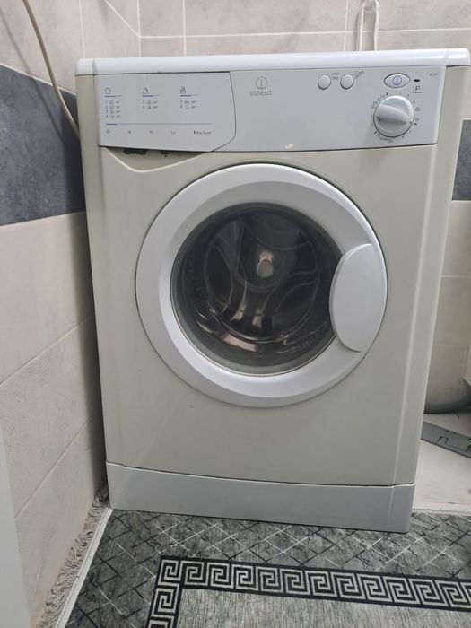 Стиральная машина indesit