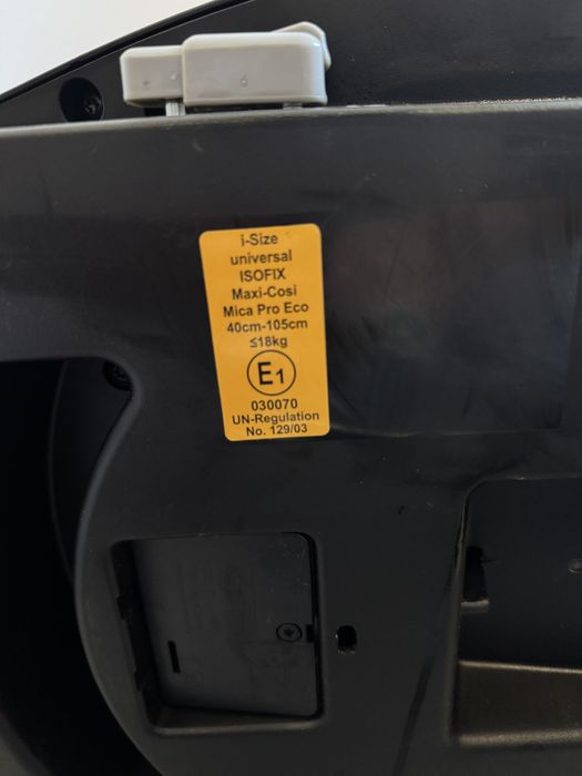 Vand scaunel Maxi Cosi Mica Pro Eco 0-4 ani. Stare foarte buna