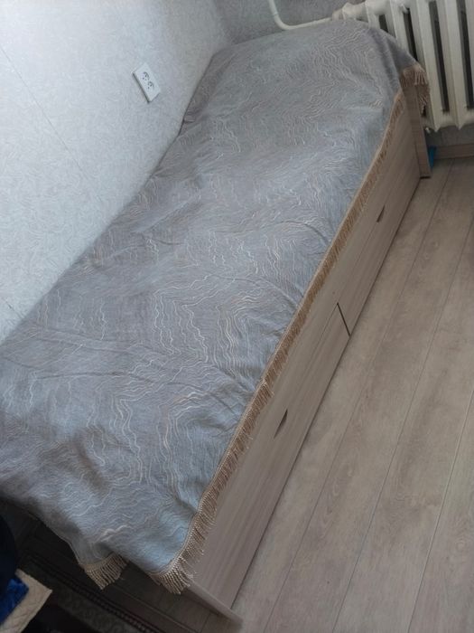 Продам кравать с артапидическим матрасом