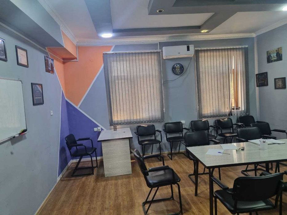 Фаргона шахар марказида биол сотилади ( арендачилари хам бор )