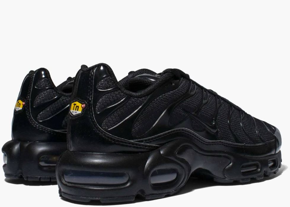 Nike TN triple black