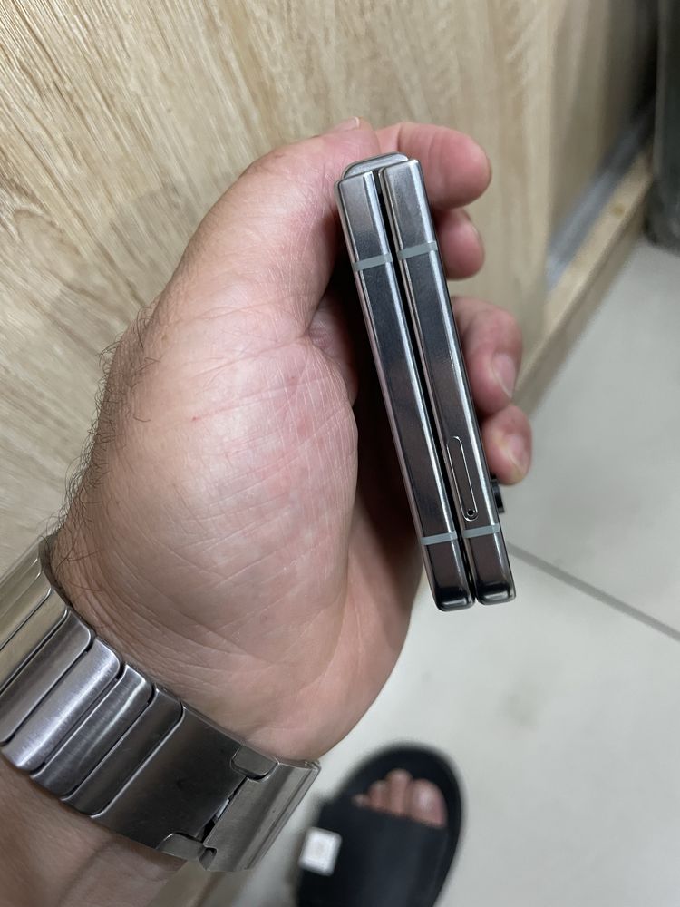 Samsung z flip5  8/256gb