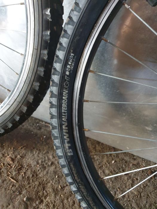 Roți de bicicleta pe 24 stare excelenta