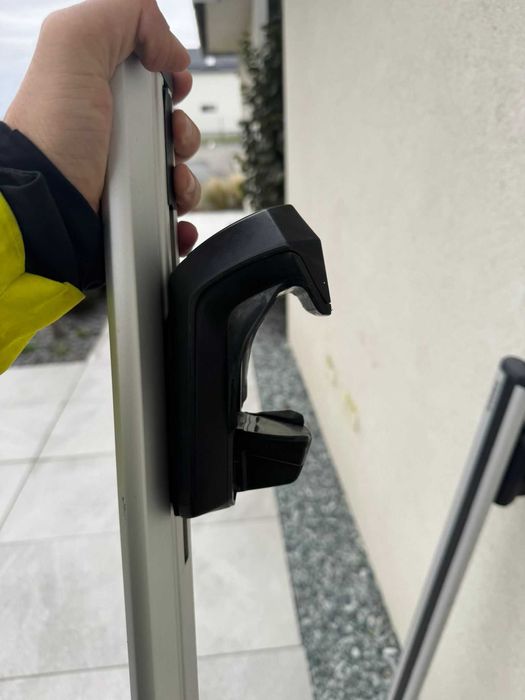 Set bare Thule WingBar Evo  + Thule Evo Raised Rail